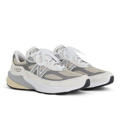 New Balance 990 v6 - REFLECTION
