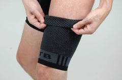 OS1st QS4 Thigh Brace Compression Sleeve - BLACK